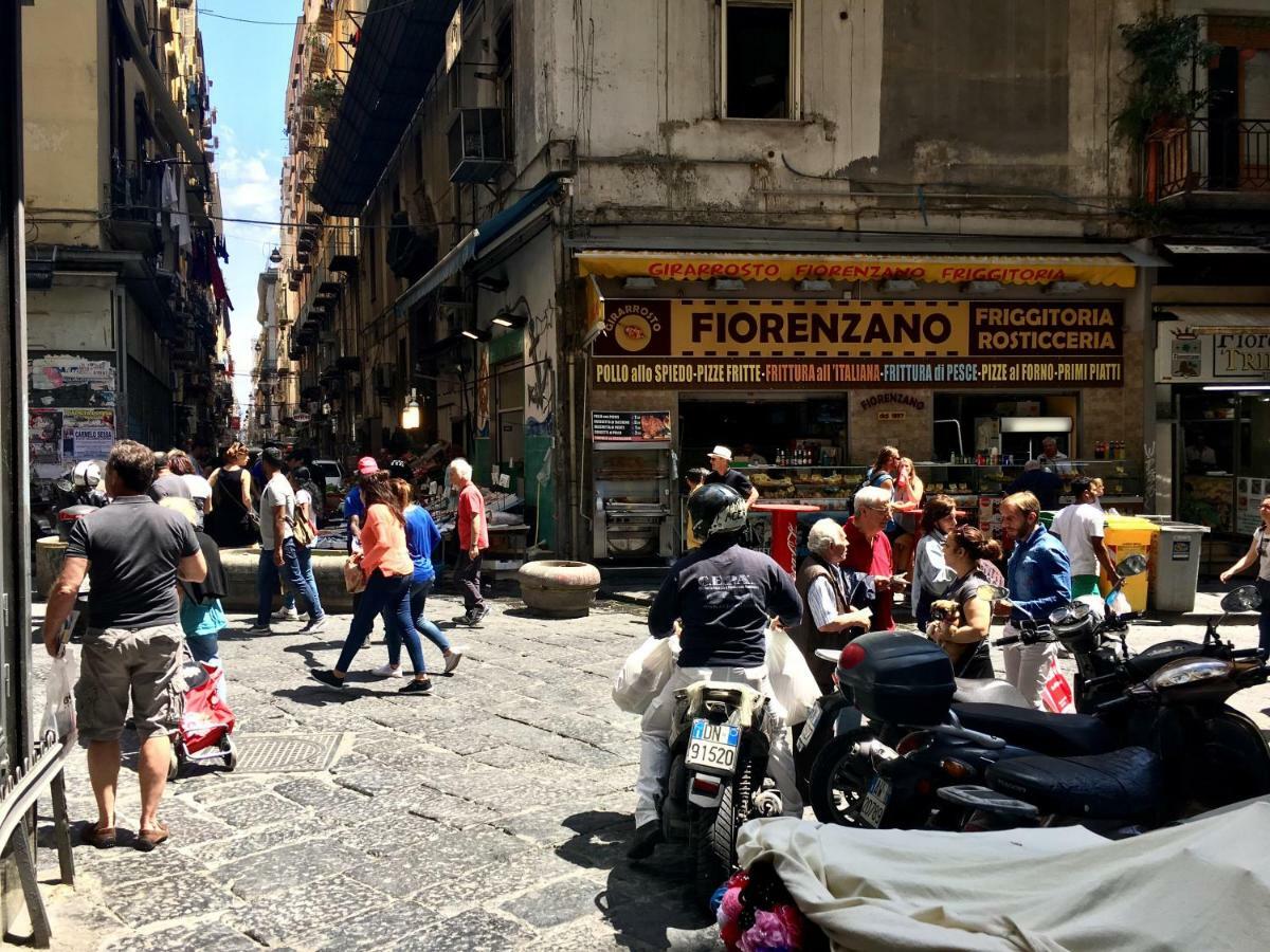 Casa G&G Pignasecca 2 Nel Cuore Di Napoli Bagian luar foto